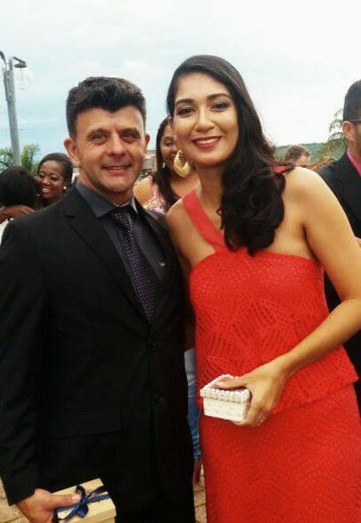 O CASAL DEPOIS DE DAR UM TAPA NO VISUAL