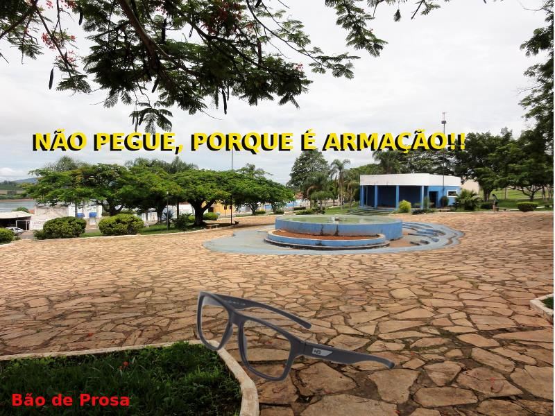PRAÇA PASSOS MAIA EM GUAPÉ