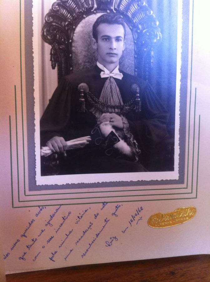 MEXENDO NOS GUARDADOS