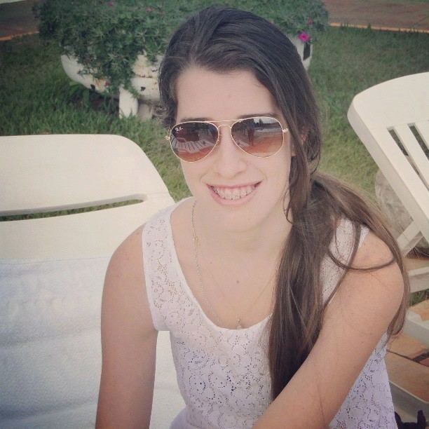 OLHA COMO FICOU A CAROLZINHA DENTIM DE LEITE! PARECE MODELO. EM BREVE ENGENHEIRA