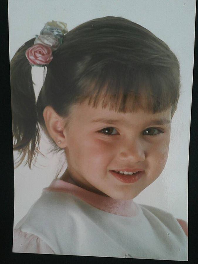 ESSA TIUTIUQUINHA, LÍVIA BRASIL JÁ ERA UMA BONEQUINHA E AGORA