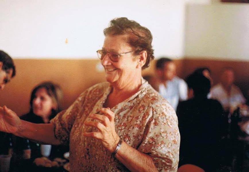 A MÃE DESSA RENCA QUE VEM ABAIXO É ESSA, A ''D.PIDA'' DO JOÃO ARRUDA