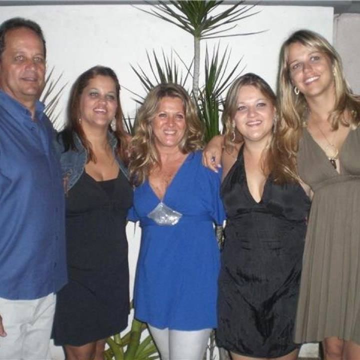FAMÍLIA DO LAMARTINE,UM DOS GALÃS DA ÉPOCA DA JOVEM GUARDA.CABELOS LIS...