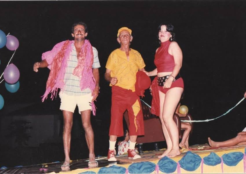 ''Ô, ABRE ALAS QUE EU QUERO PASSAR..."SOU DE GUAPÉ E NÃO POSSO NEGAR...