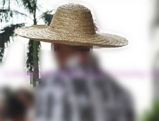 O HOMEM DO CHAPÉU GRANDE