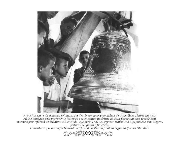 E OLHA O SINO DA IGREJA