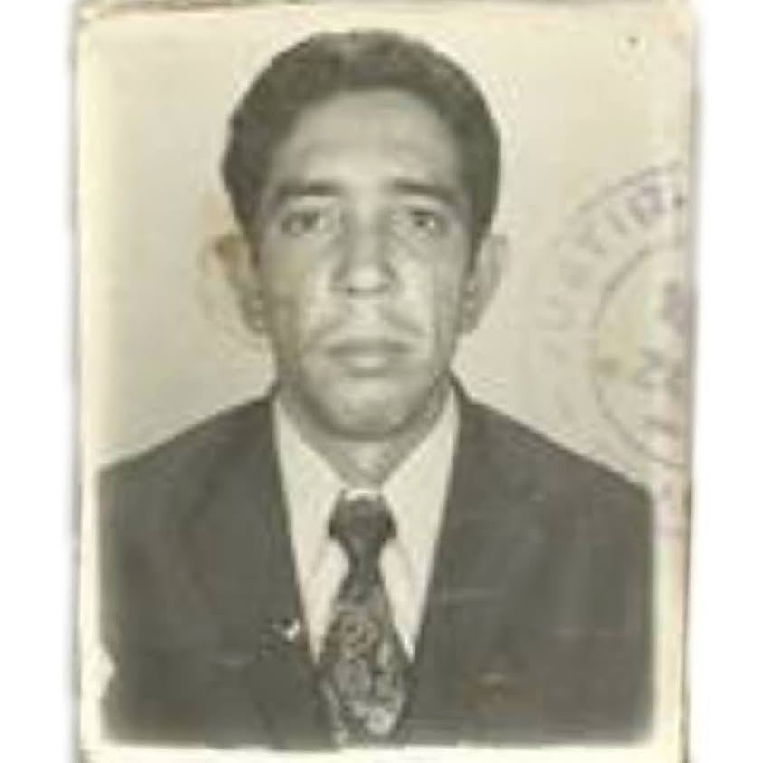 PROFESSOR JAIR AOS 18 ANOS.ESSA FOTO SERIA POSTADA LOGO,LOGO NA COLUNA...