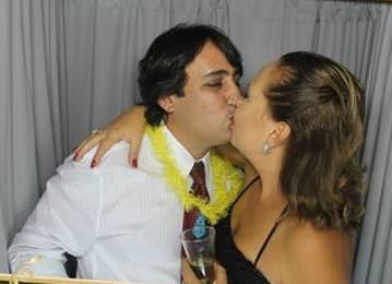 DR.JÚNIOR BEIJANDO SUA LOIRA