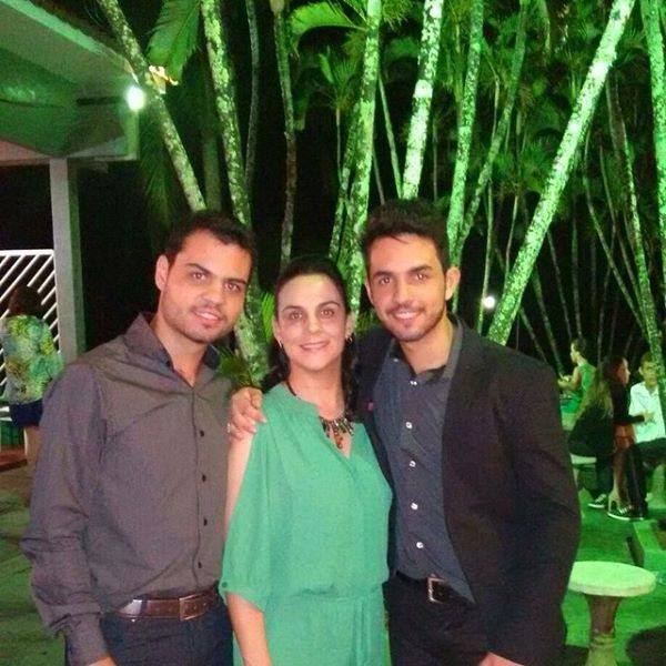 A MÃE CUS FIO