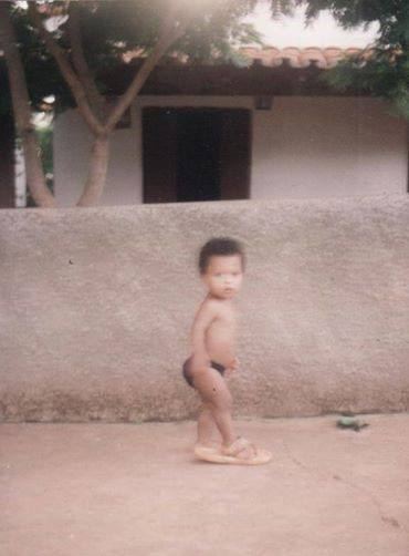 QUEM É A FIGURINHA