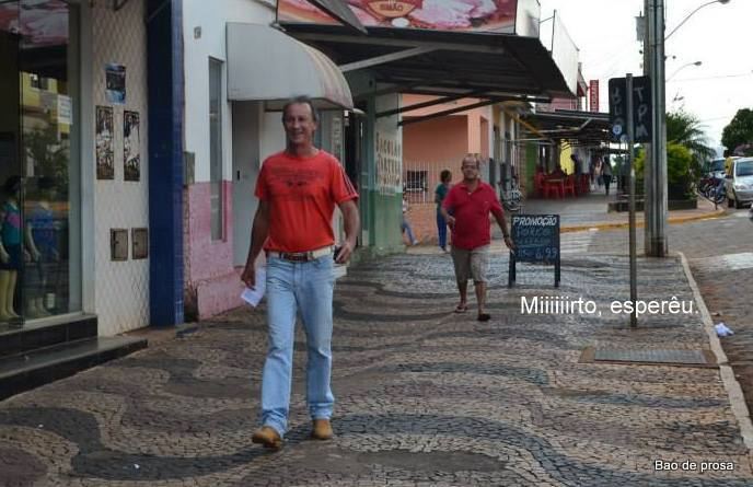 QUANDO A FOTO PUXA A PROSA