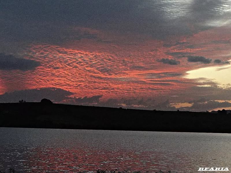 A COR ROSADA QUE EMBRULHOU GUAPÉ HOJE